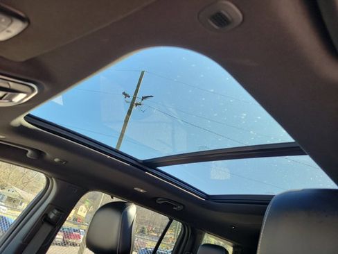 Used 2024 Jeep Grand Cherokee L Limited w/ Luxury Tech Group II image 4