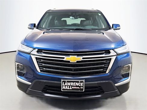 Used 2023 Chevrolet Traverse LT w/ LT Premium Package image 2