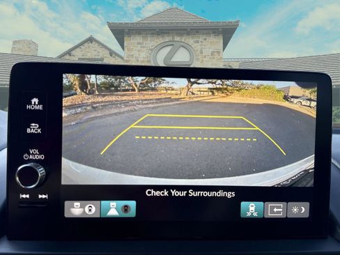 Used 2025 Honda Pilot Black Edition image 12