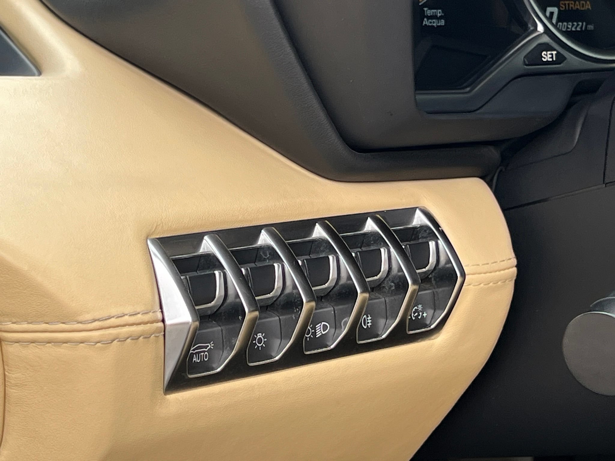 Used 2013 Lamborghini Aventador LP 700-4 AWD/4WD image 40