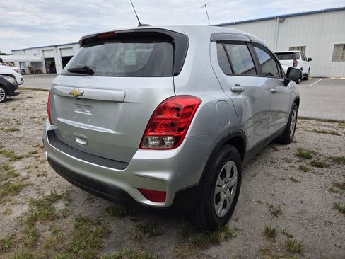 Certified 2017 Chevrolet Trax LS FWD image 3