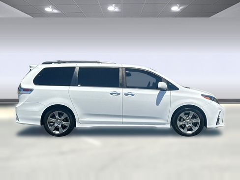 Used 2019 Toyota Sienna SE FWD image 8