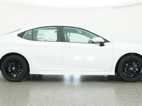 New 2026 Toyota Camry SE FWD image 11