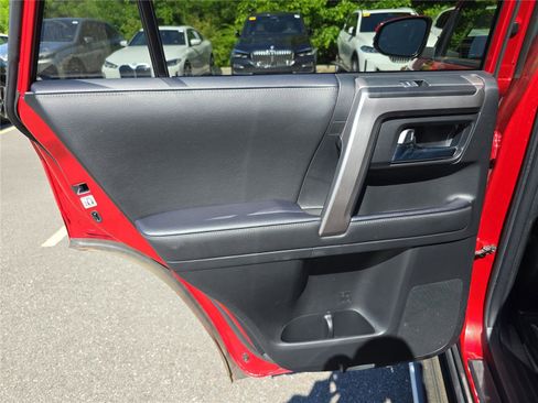 Used 2022 Toyota 4Runner SR5 Premium w/ Moonroof Package AWD/4WD image 13
