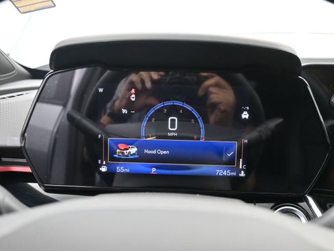 Used 2026 Chevrolet Trax RS w/ Sunroof Package FWD image 23