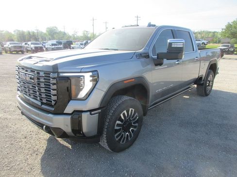 New 2026 GMC Sierra 2500 Denali Ultimate AWD/4WD image 11