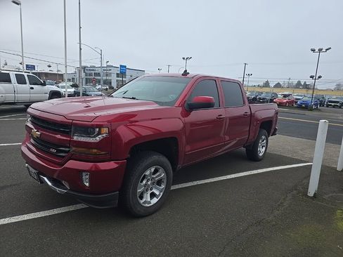 Used 2018 Chevrolet Silverado 1500 LT w/ All Star Edition image 6