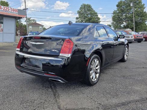 Used 2016 Chrysler 300 C w/ Harman/Kardon Audio Group AWD/4WD image 11