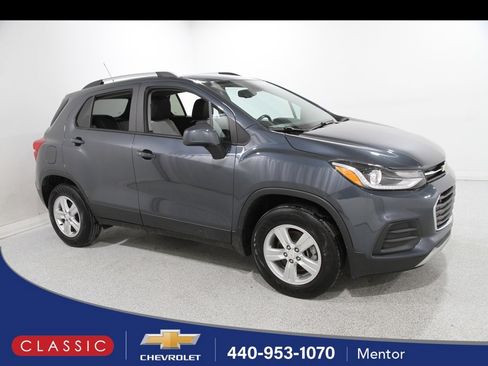 Certified 2022 Chevrolet Trax LT w/ LT Convenience Package image 1