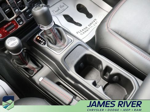 Used 2023 Jeep Wrangler Unlimited Rubicon w/ Cold Weather Group AWD/4WD image 38