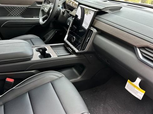 New 2026 GMC Acadia Denali w/ Super Cruise Package AWD/4WD image 18