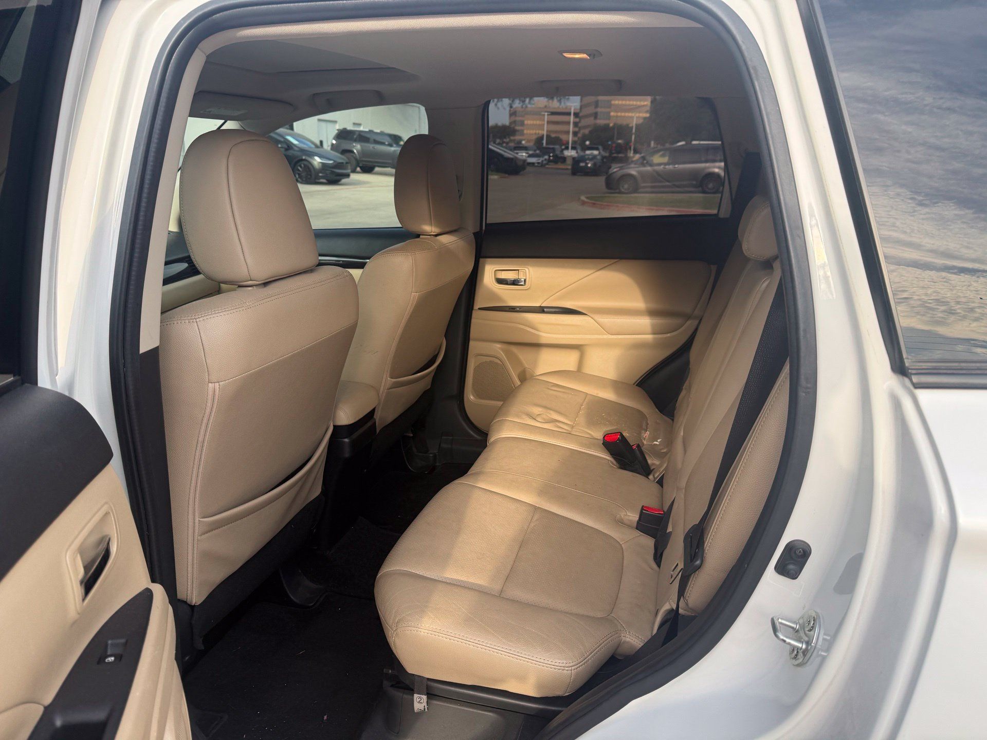 Used 2016 Mitsubishi Outlander SEL FWD image 4