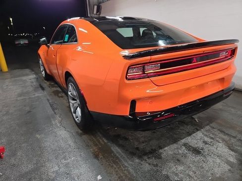 Used 2025 Dodge Charger R/T Scat Pack w/ Track Pack image 4