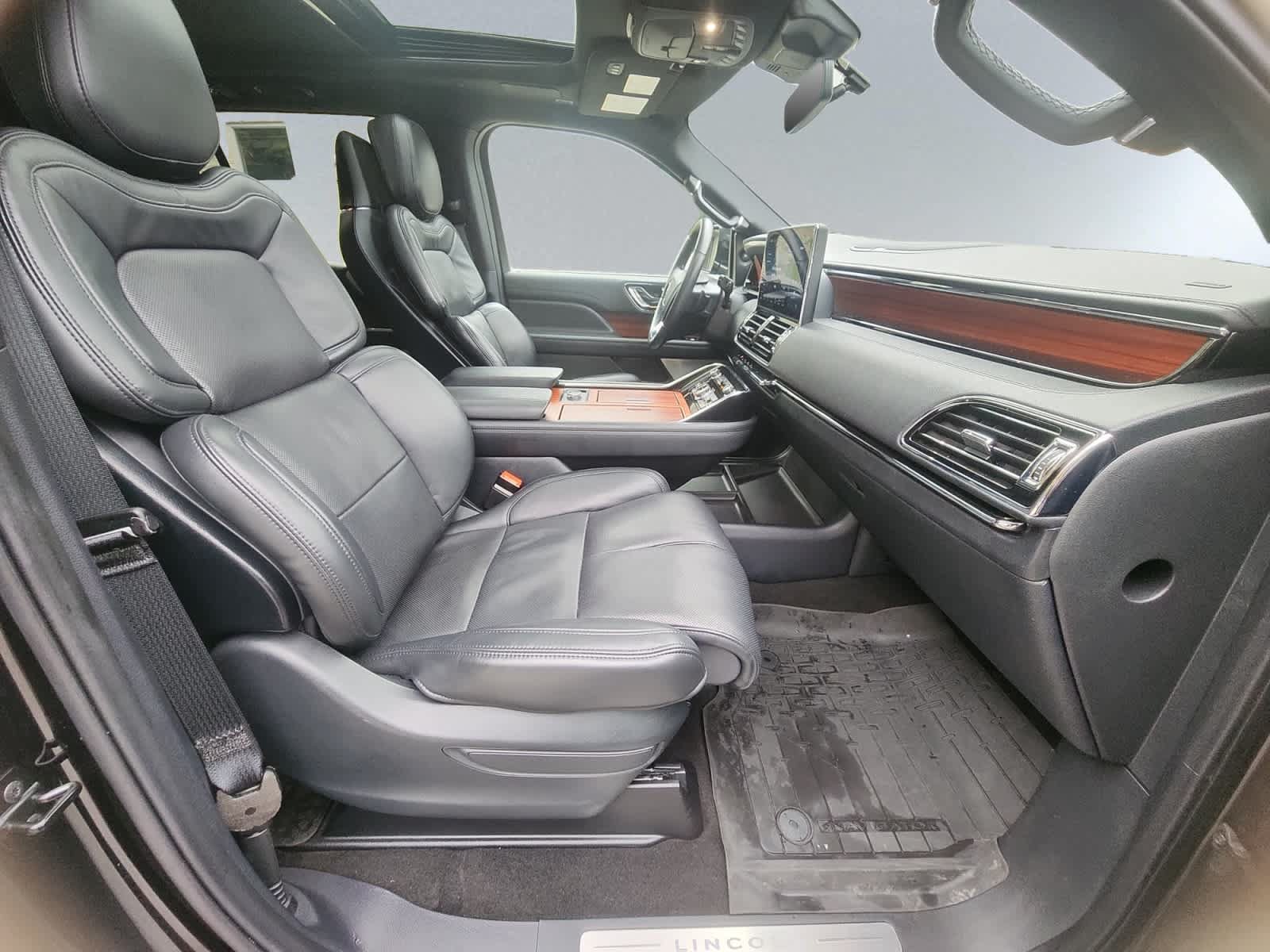 Used 2024 Lincoln Navigator L Reserve AWD/4WD image 20