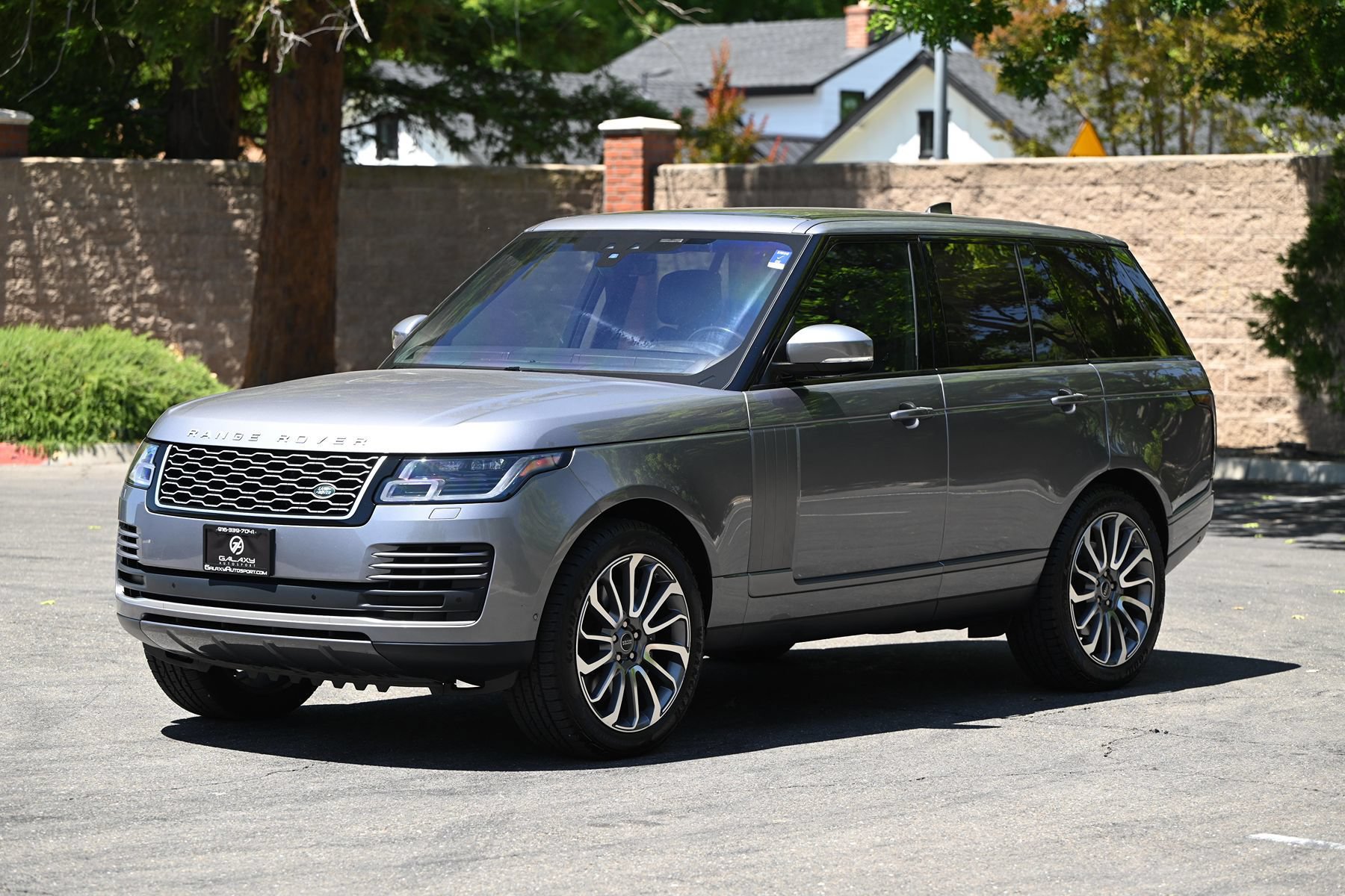 Used 2020 Land Rover Range Rover HSE AWD/4WD image 3