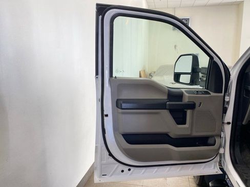 Used 2022 Ford F550 4x4 Regular Cab Super Duty image 10