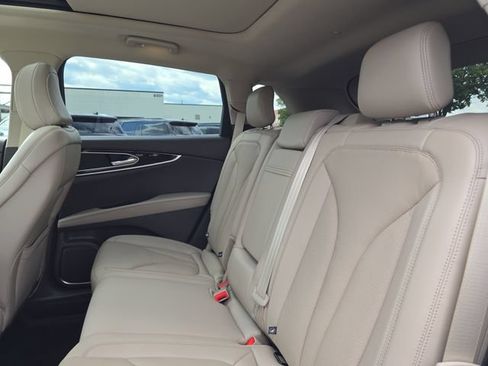 Used 2023 Lincoln Nautilus Reserve AWD/4WD image 22