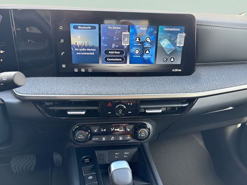New 2026 Nissan Kicks SV w/ SV Premium Package FWD image 18