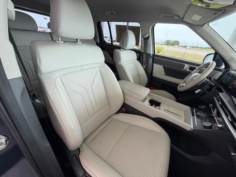 Used 2025 Hyundai Santa Fe SEL FWD image 39