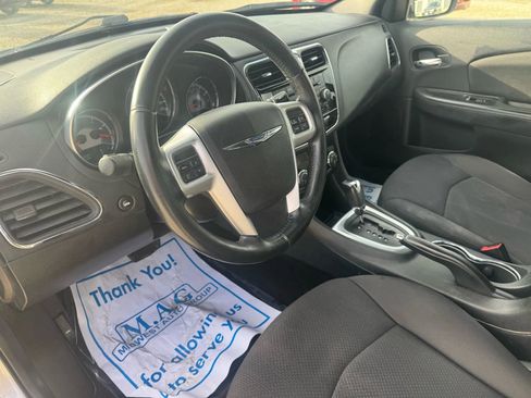 Used 2013 Chrysler 200 Touring FWD image 12