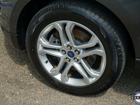 Used 2018 Ford Edge Titanium image 14