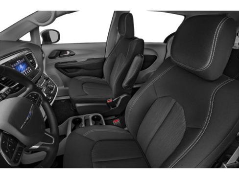 Used 2020 Chrysler Voyager LX FWD image 12
