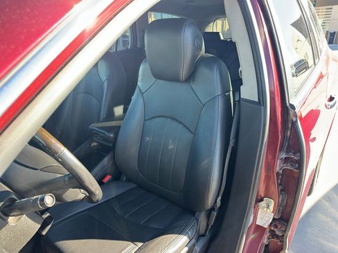 Used 2017 Buick Enclave Leather image 26