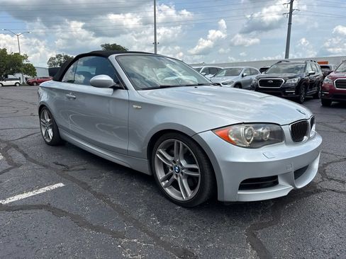 Used 2009 BMW 135i Convertible RWD image 8