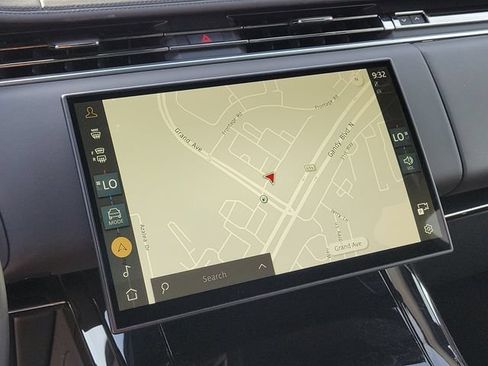 Used 2025 Land Rover Range Rover Sport SE AWD/4WD image 24