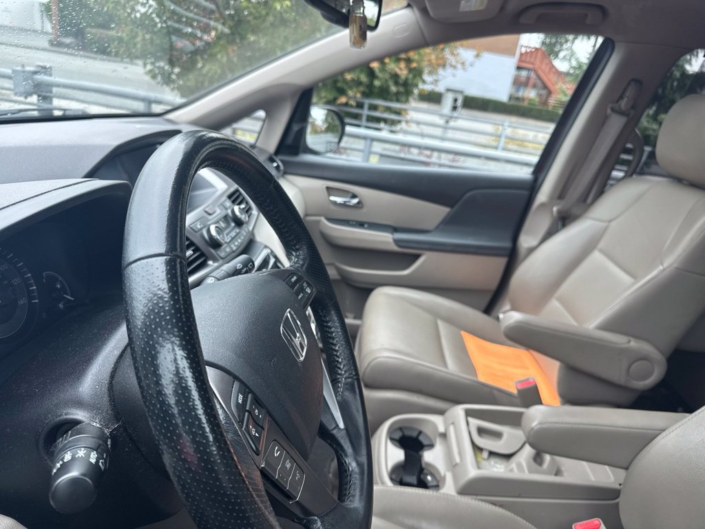 Used 2015 Honda Odyssey Touring Elite image 6