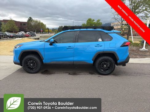 Used 2021 Toyota RAV4 XLE w/ Convenience Package AWD/4WD image 4