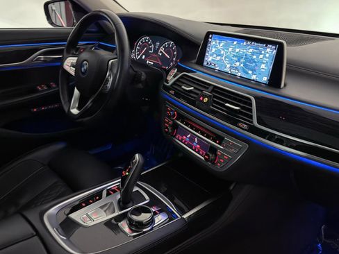 Used 2017 BMW 750i xDrive image 26