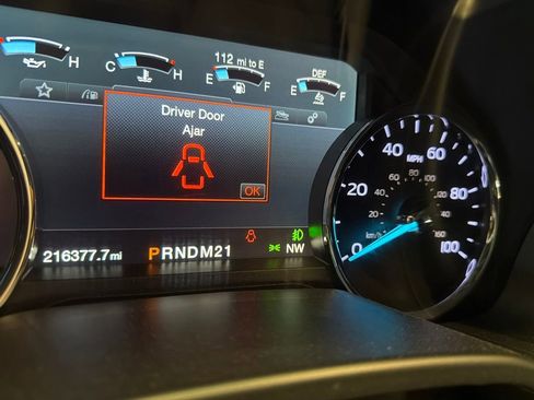 Used 2019 Ford F250 Lariat w/ Lariat Ultimate Package AWD/4WD image 3