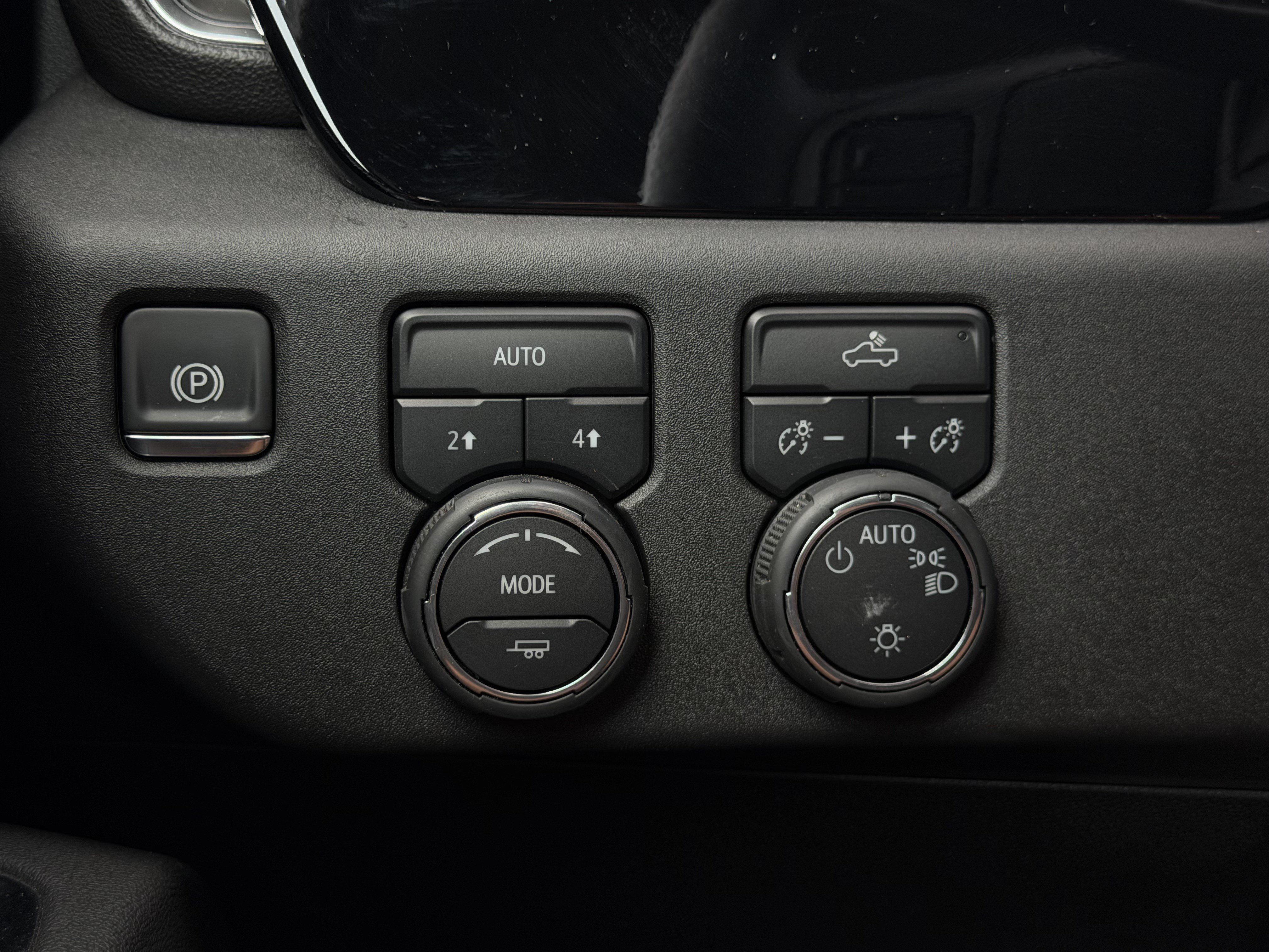 Used 2026 Chevrolet Silverado 1500 LT w/ LPO, Liner Protection Package AWD/4WD image 28