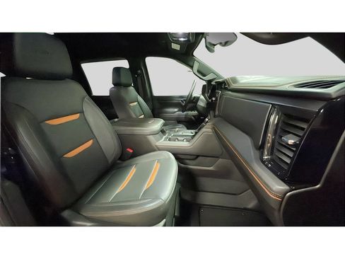 Used 2024 GMC Sierra 2500 AT4 AWD/4WD image 16