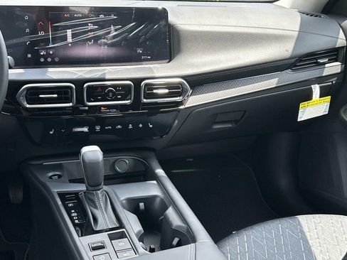 New 2026 Nissan Sentra SV w/ SV Convenience Package FWD image 22