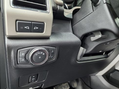 Used 2019 Ford F350 Lariat w/ Chrome Package image 45