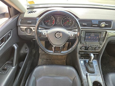 Used 2018 Volkswagen Passat 2.0T SE image 7