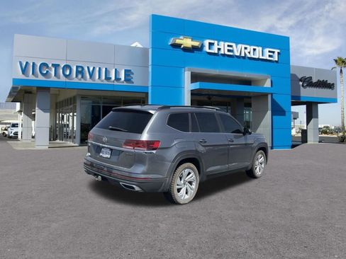 Used 2023 Volkswagen Atlas SE w/ Panoramic Sunroof Package AWD/4WD image 6