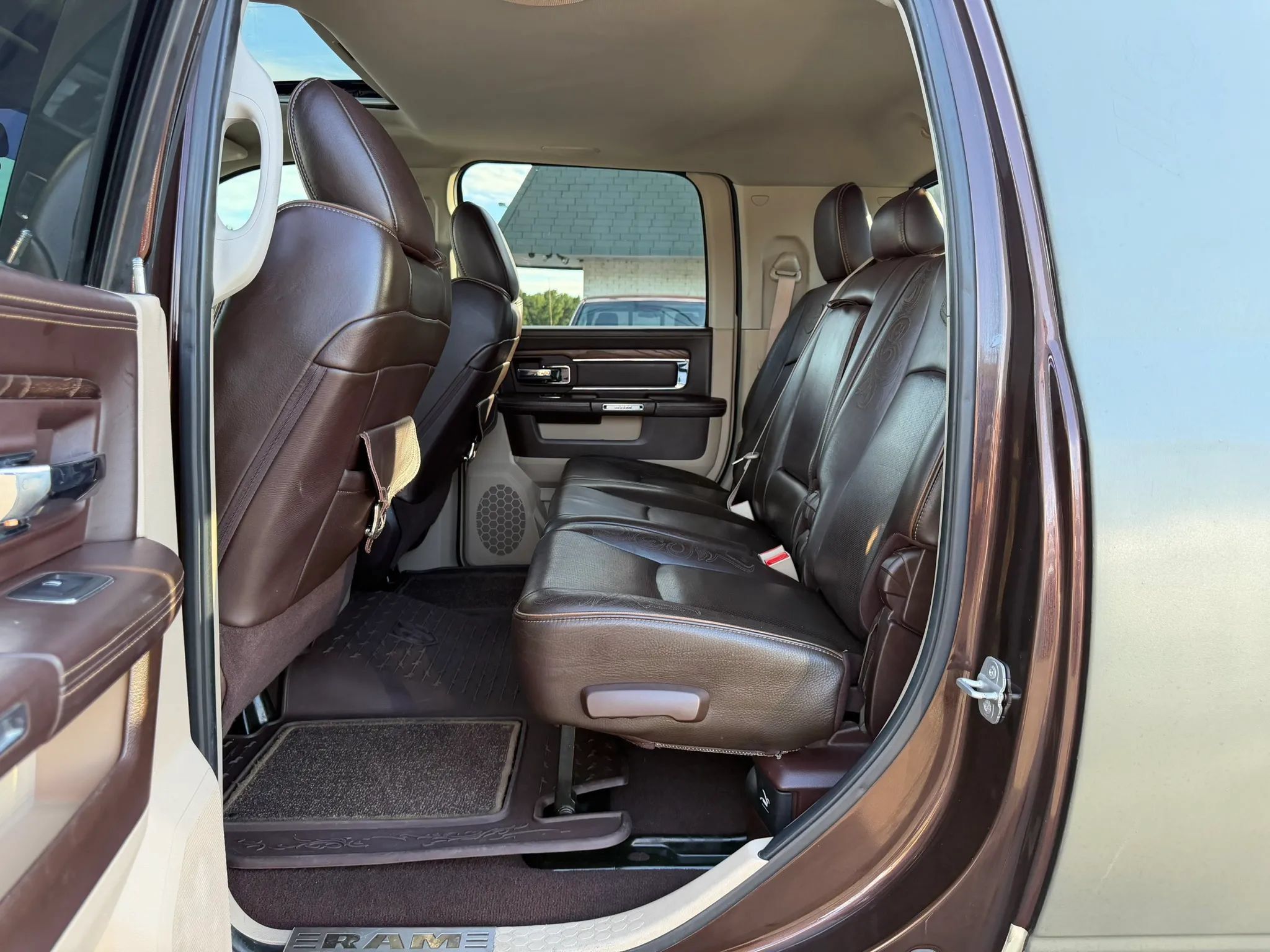 Used 2014 RAM 3500 Laramie Longhorn AWD/4WD image 14