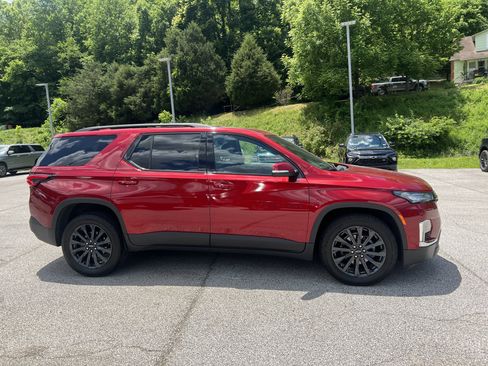 Used 2023 Chevrolet Traverse RS w/ LPO, Floor Liner Package AWD/4WD image 3