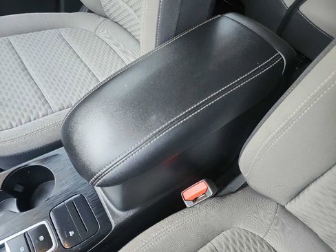 Used 2021 Ford Escape SE image 27