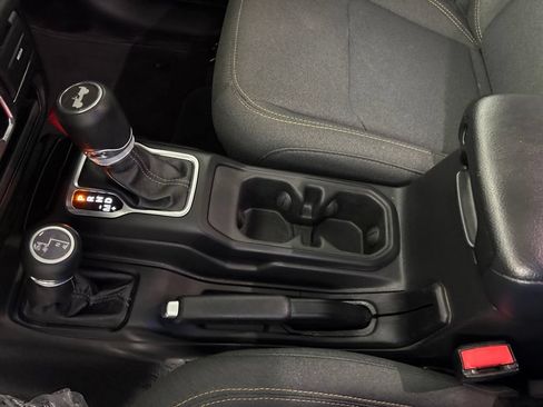 Used 2025 Jeep Wrangler Unlimited Sport AWD/4WD image 35