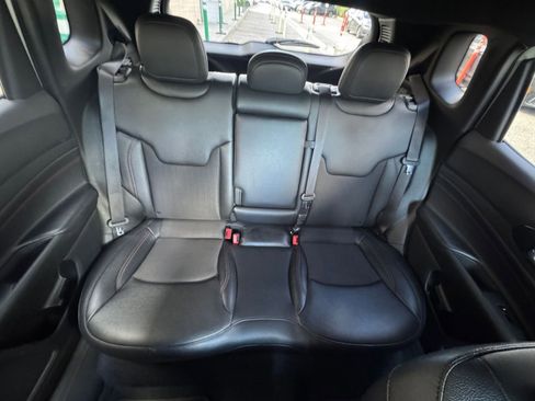 Used 2025 Jeep Compass Trailhawk image 37