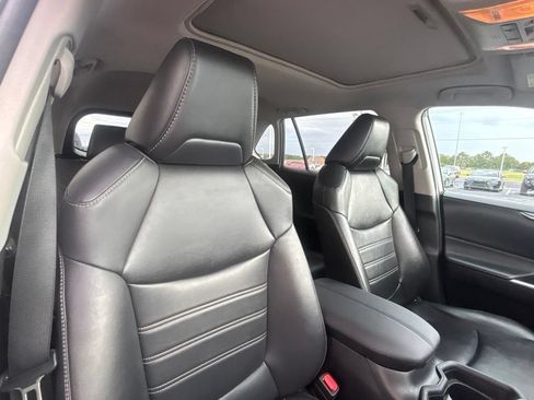 Used 2021 Toyota RAV4 XLE Premium AWD/4WD image 17