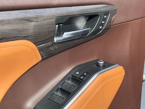 Used 2022 Toyota Highlander Platinum image 31