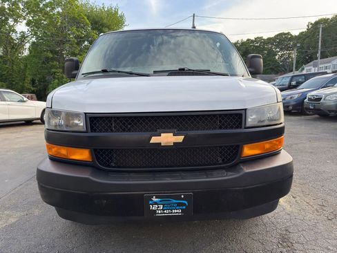 Used 2021 Chevrolet Express 2500 RWD image 2