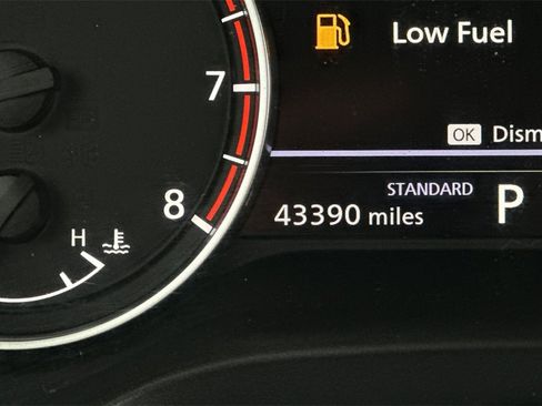 Used 2023 Nissan Rogue SV image 29