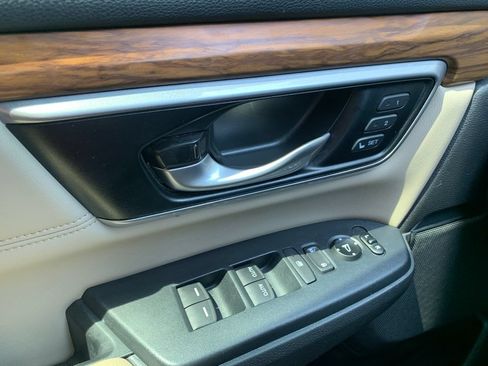 Used 2019 Honda CR-V Touring image 22