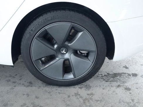 Used 2023 Tesla Model 3 Standard Range RWD image 11